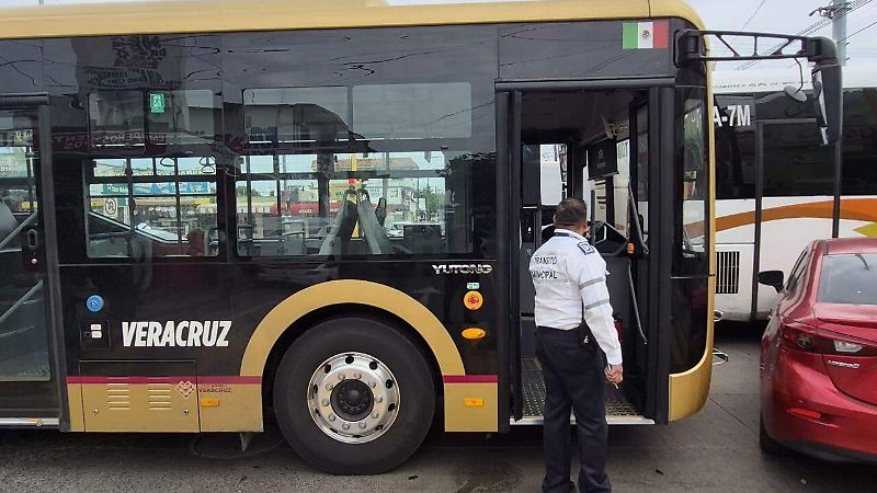 Nuevo autobús Ulúa protagoniza primer accidente con lesionados en Boca del Río